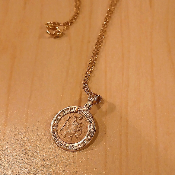Source Unknown Other - 14 kt. Gold Necklace.